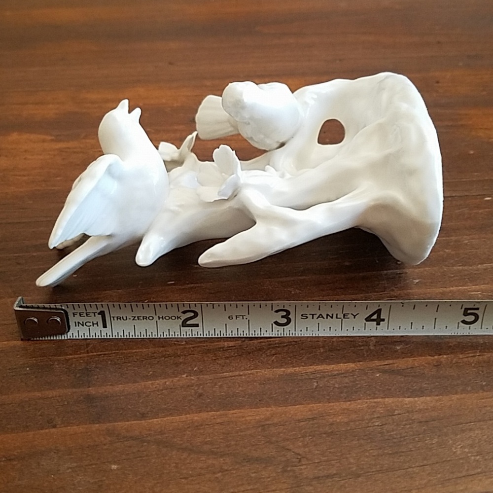 Bird and Butterfly Figurine - Picture 7 of 8
